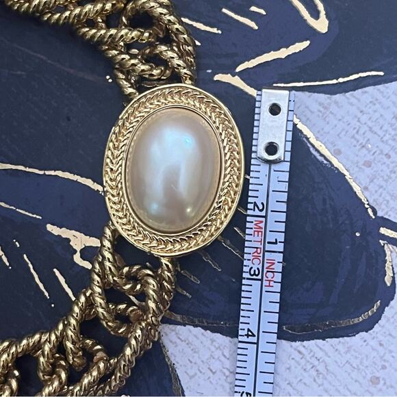 Vintage 80s Chunky Gold Chain Necklace with Pearl Cabochon Stone by MONET A3 - Picture 11 of 12